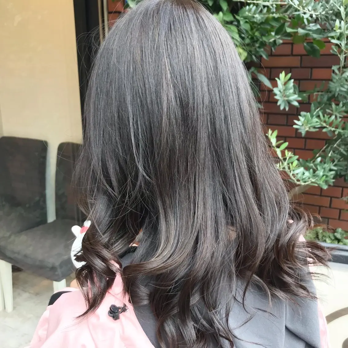 ミディアム カラー アッシュ エイト ウメダのヘアスタイル