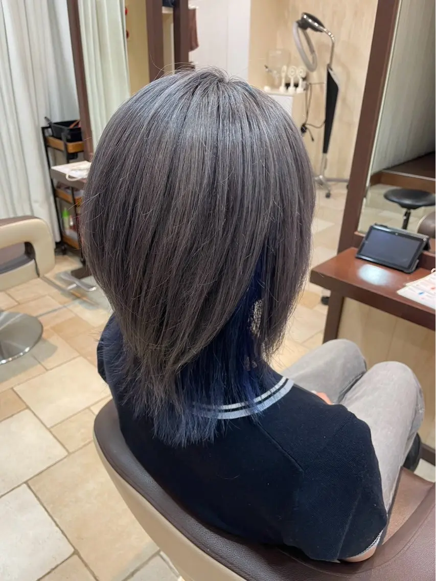 ｛ちょっとしたアレンジに｝インナーカラー／イヤリングカラー💙【レディース限定】の写真