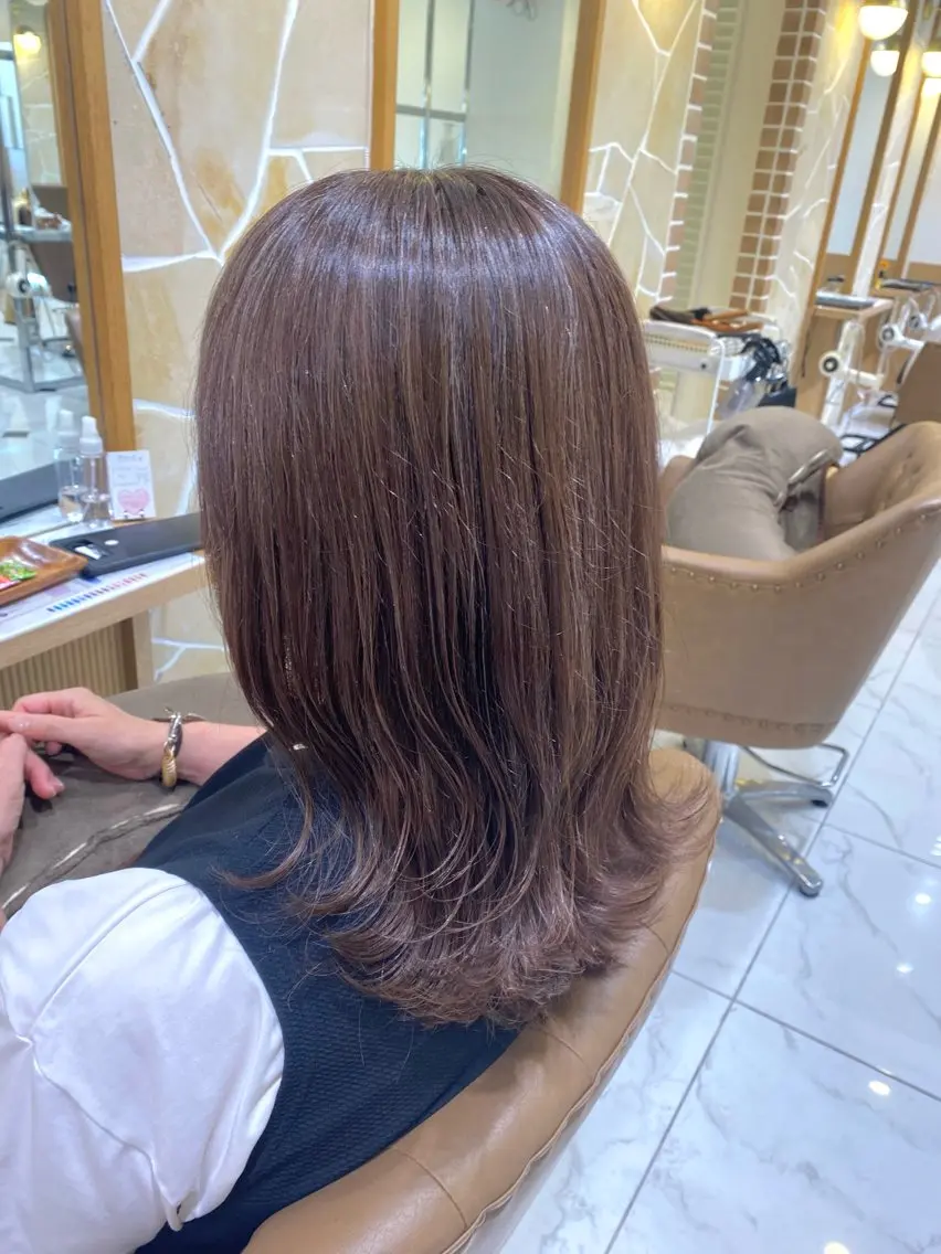 セミロング カラー 透明感カラー グレージュ 坂井 茅聖のヘアスタイル