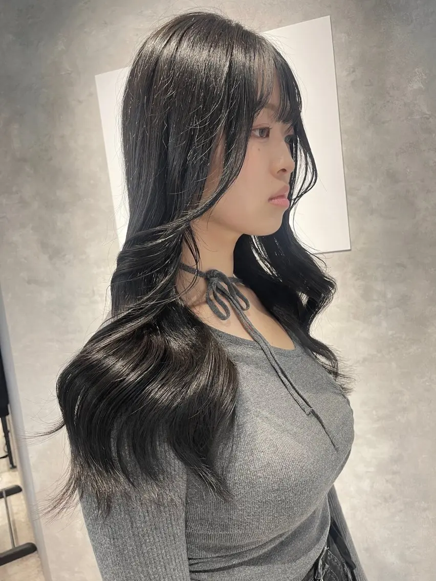 ロング カラー ブリーチ 透明感カラー カット ヘアカラー トリートメント 福西 洋斗のヘアスタイル