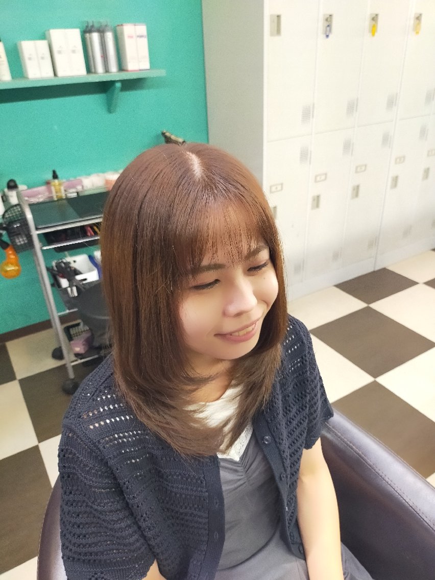 ミディアム カラー ベージュカラー 透明感カラー ハイトーンカラー レイヤーカット 似合わせカット カット ヘアカラー トリートメント 大城正樹 Cecil HAIRのヘアスタイル