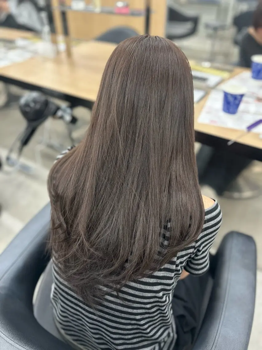 ロング カラー カット ヘアカラー トリートメント ヘアセット YUKA🤍ベージュ /ミルクティーのヘアスタイル