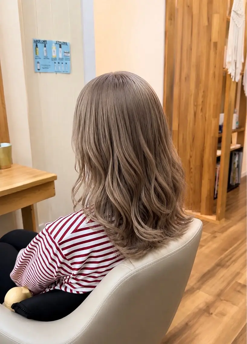 セミロング カット ヘアカラー トリートメント 艶髪カラー/髪質改善 細貝 舞利のヘアスタイル