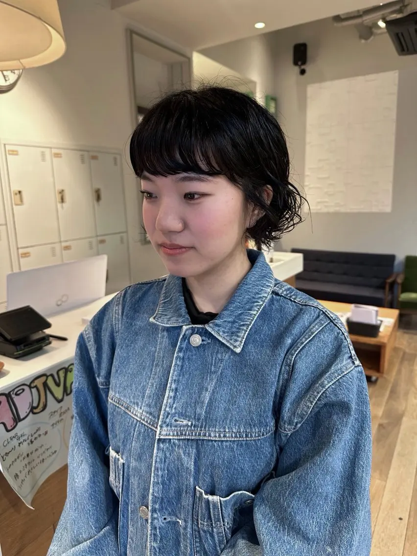 ショート パーマ パーマ 塩澤 榛奈のヘアスタイル