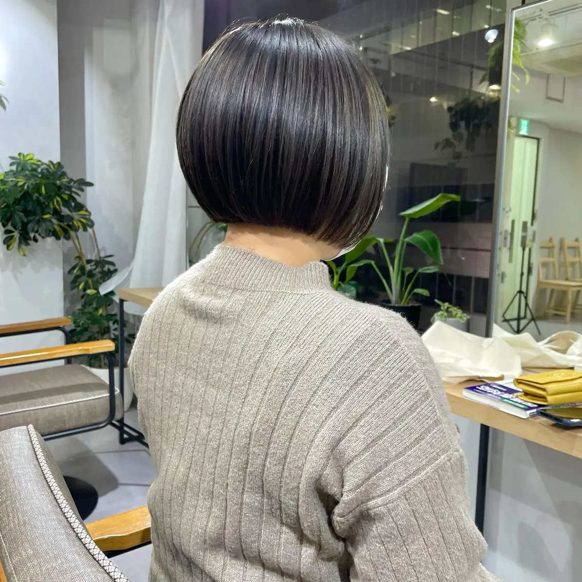 ショート カラー グレージュ オリーブグレージュ オリーブグレー ボブ メンズカット メンズパーマのヘアスタイル