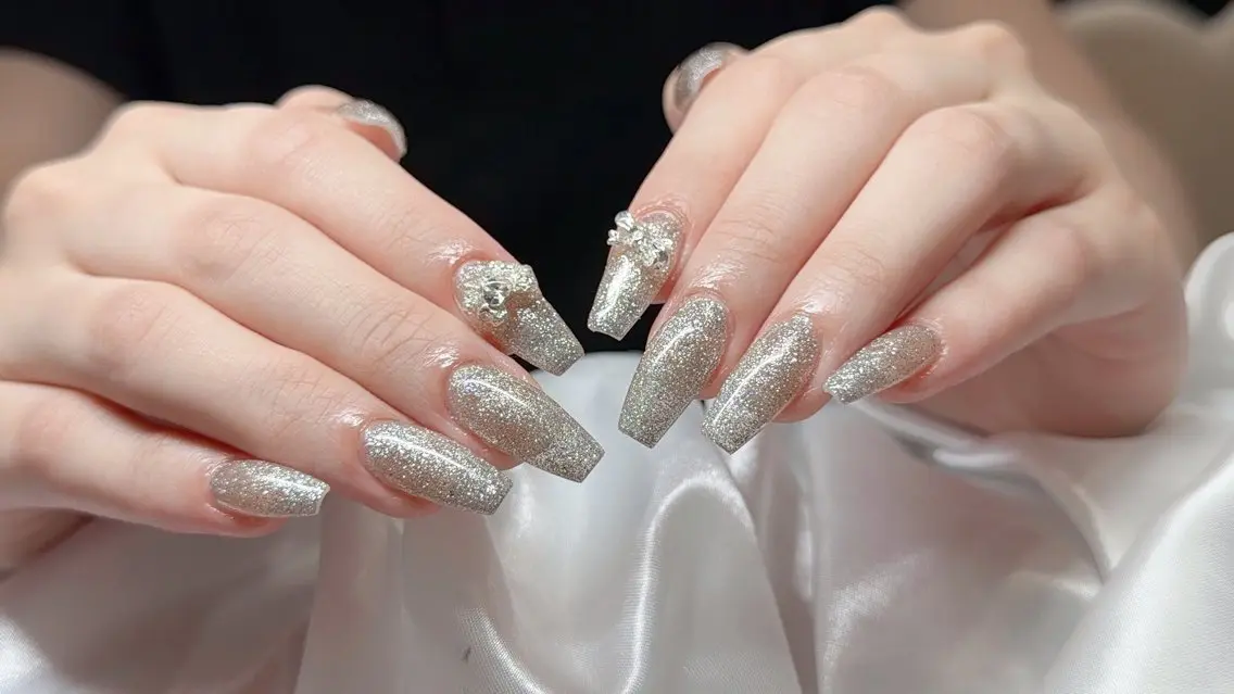 ネイル KIRA LILYのネイルデザイン