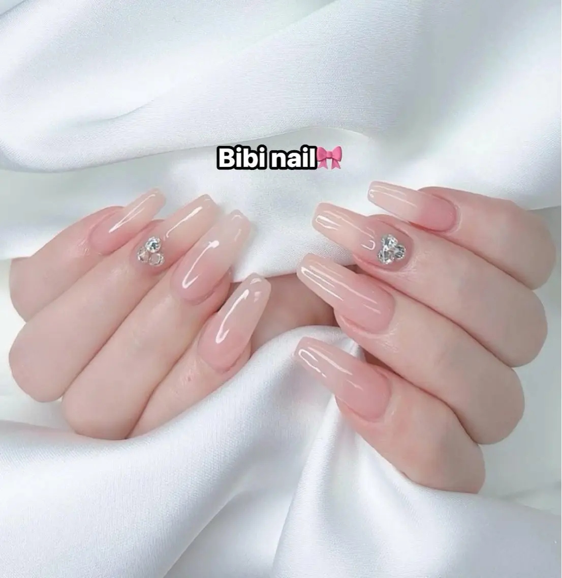 セミロング デート ハンドネイル Chann Channのネイルデザイン