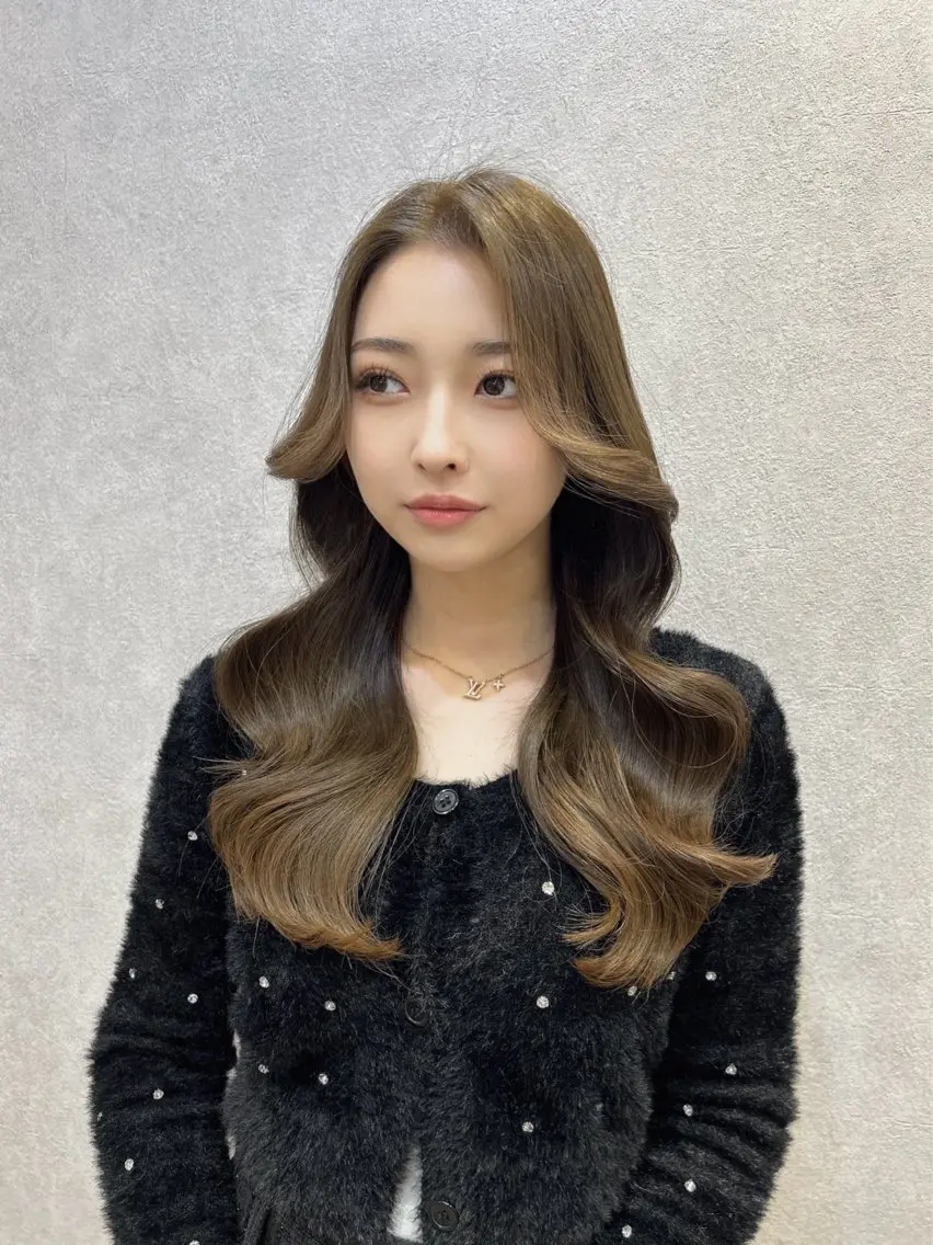 ロング カラー ベージュカラー オリーブベージュ ヘアカラー トリートメント 🩷韓国ヘア/ヨシン モリ🩷Maikaのヘアスタイル