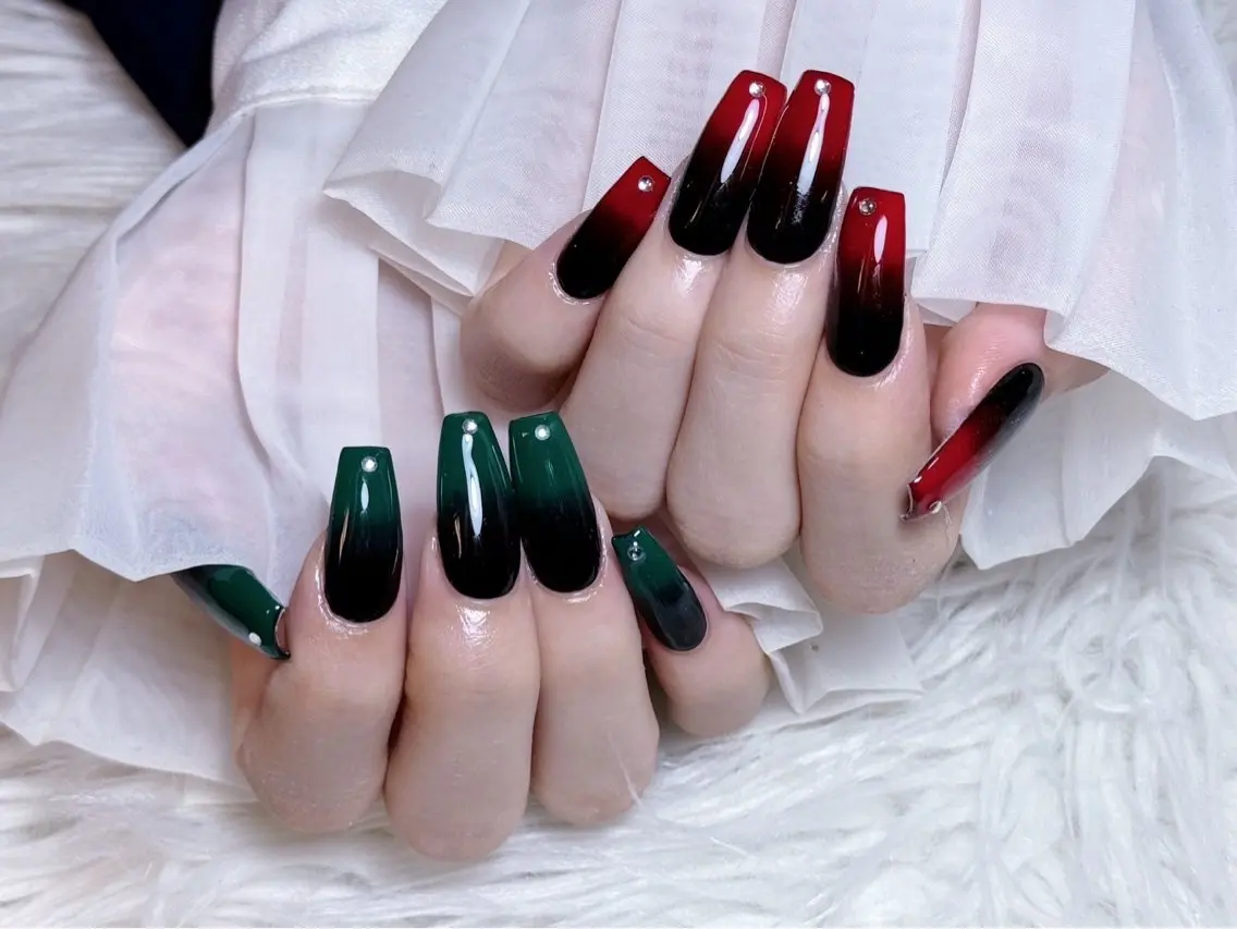 ネイル チークネイル 長さ出し フラワーネイル フレンチネイル ガーリー ハンドネイル NEW NAIL 池袋のネイルデザイン
