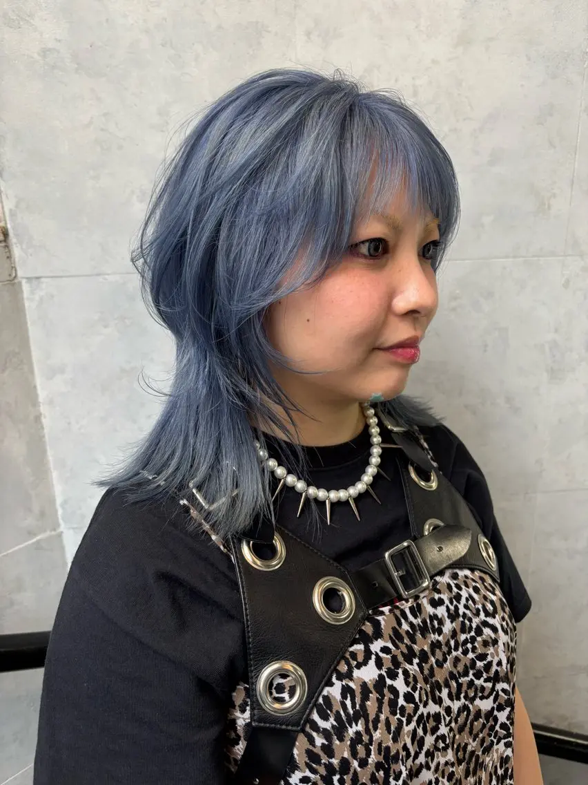 セミロング カラー ブルーカラー レイヤーカット ウルフカット ウルフレイヤー カット ヘアカラー Fuu👣ボブ/ボブ ヘア/ベージュカラーのヘアスタイル