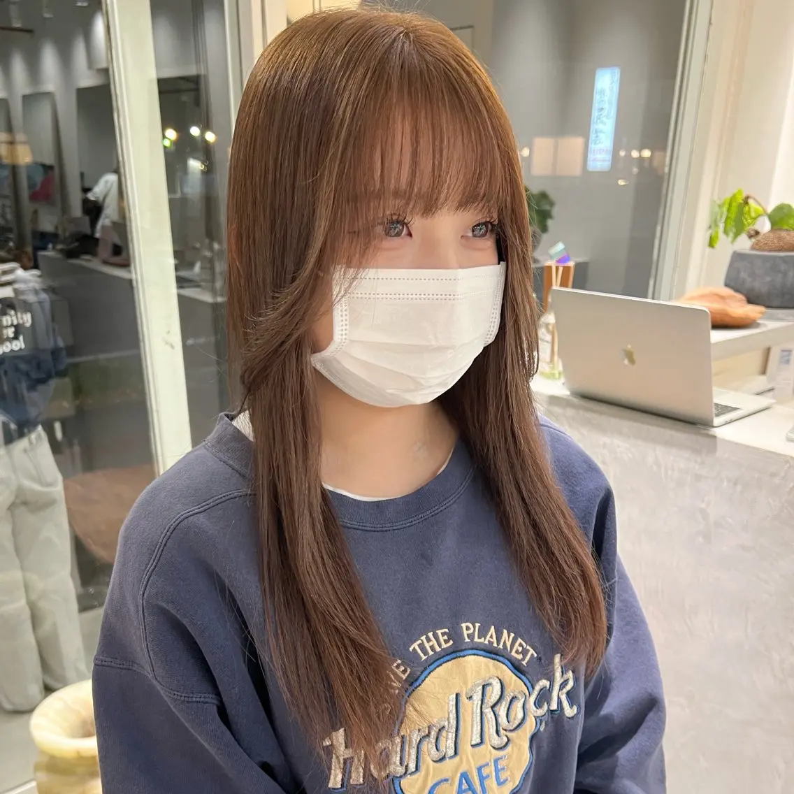 ロング カラー ベージュカラー 透明感カラー ダブルカラー ヘアカラー 周東 芽依のヘアスタイル