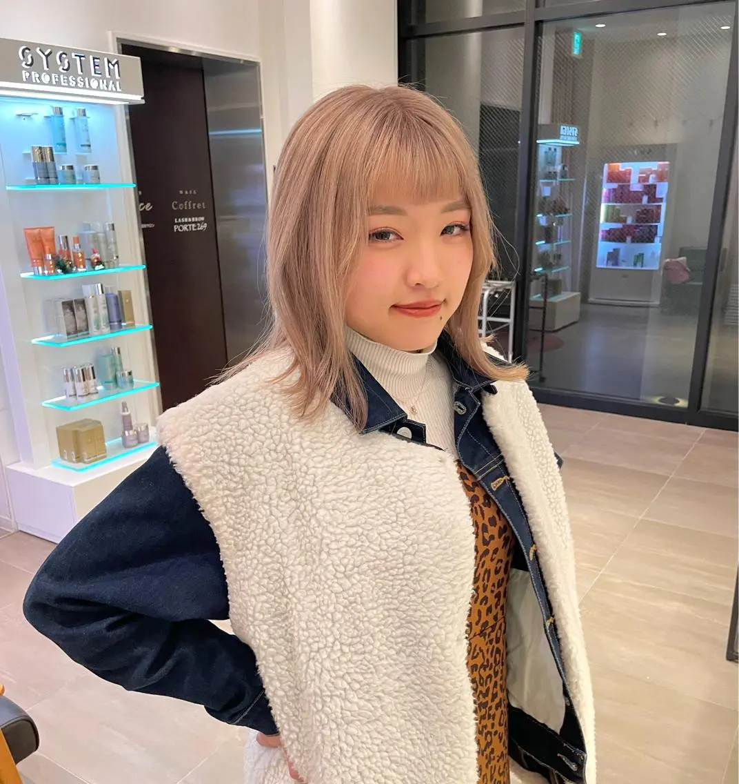 カラー ヘアカラー トリートメント 透明感/ベージュ/ 艶髪/ボブ🫧門脇由のヘアスタイル