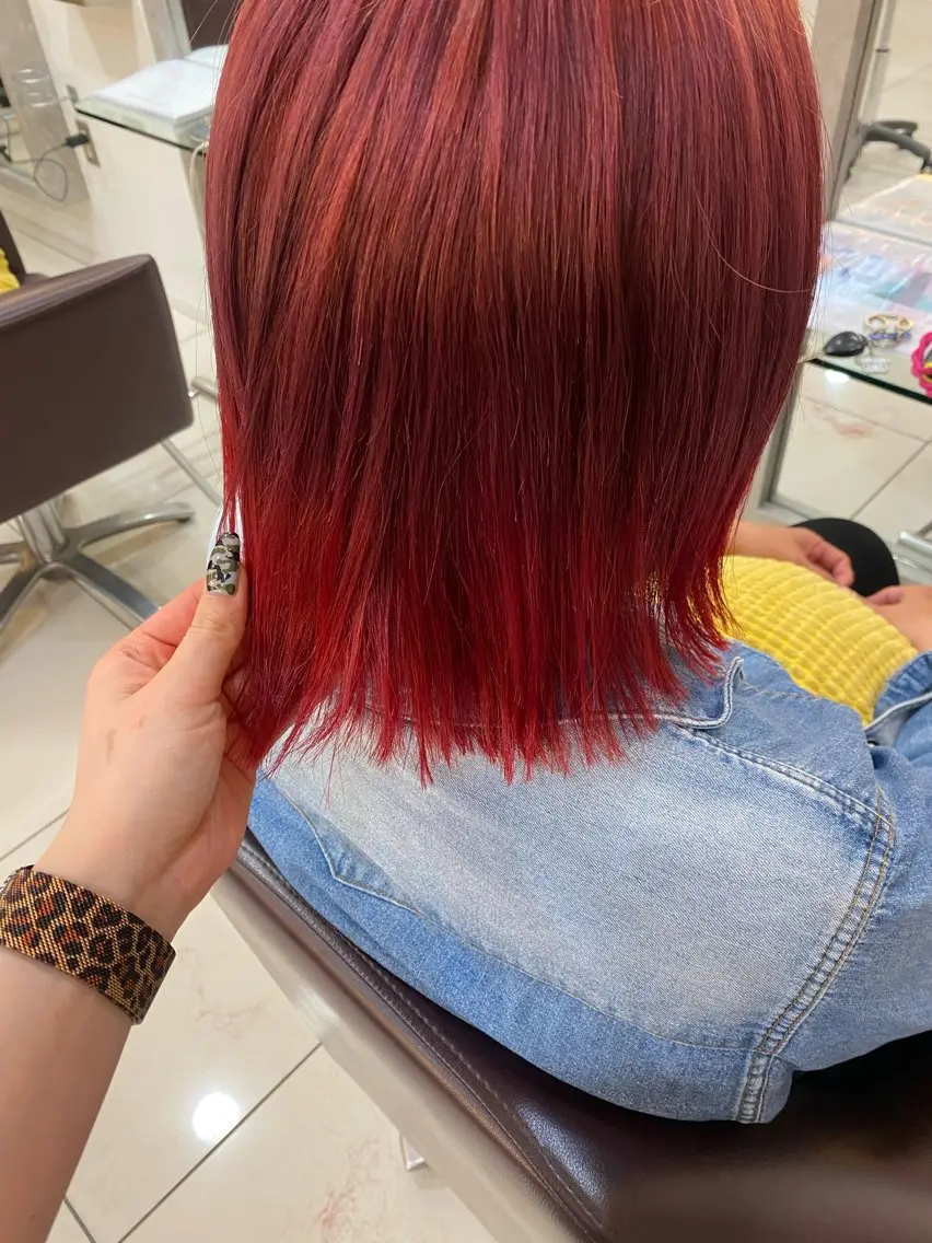カラー 林 莉瑠のヘアスタイル
