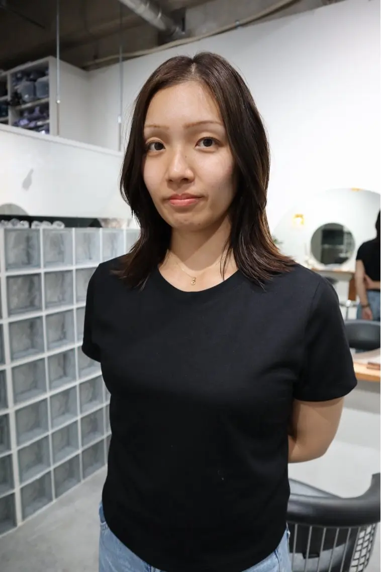 ミディアム カラー 顔まわりレイヤー 顔周りカット レイヤーカット 小顔カット 外ハネヘア カット ヘアカラー 山本 麗のヘアスタイル