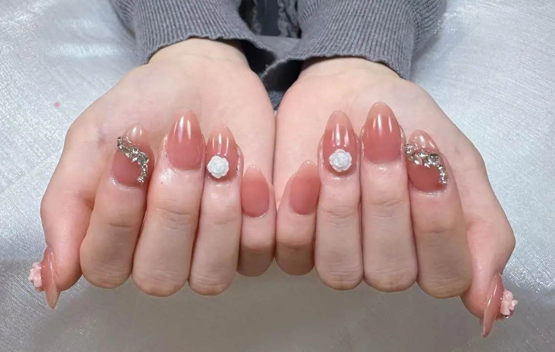 ネイル 長さ出し フレンチネイル ジェルネイル ガラスフレンチ 韓国ネイル Hana Bloom Nail💛Rinaのネイルデザイン