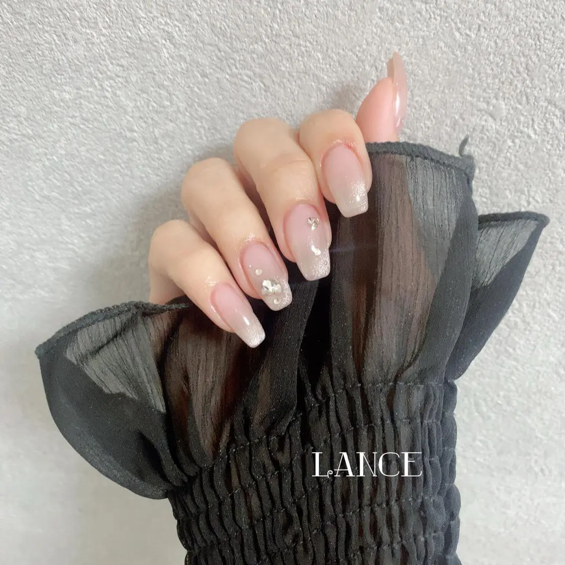 ミディアム ネイル オーロラネイル フレンチネイル キラキラネイル シンプルネイル 春ネイル ハンドネイル Lance nailのネイルデザイン