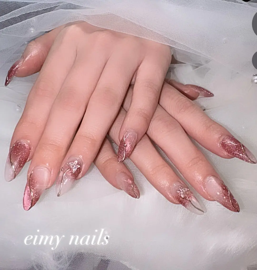 ネイル ボルドー ゴールド グラデーション マグネットネイル 持ち込み ハンドネイル eimy nails♡のネイルデザイン