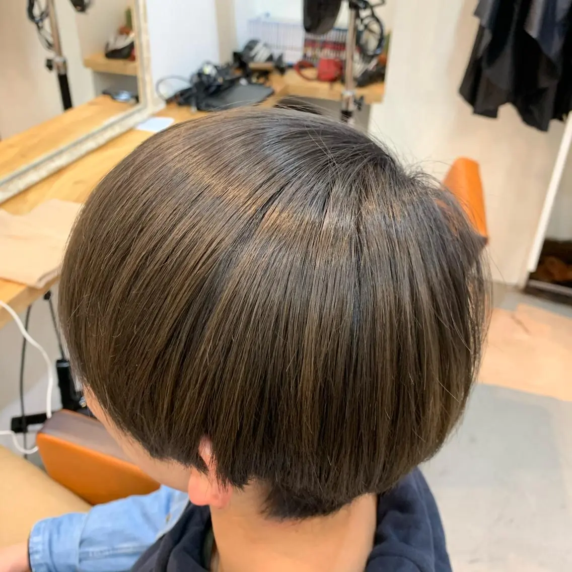 ショート カラー メンズ メンズブリーチ ブリーチ グレージュ オリーブグレージュ オリーブグレー navile原宿 yumaのヘアスタイル