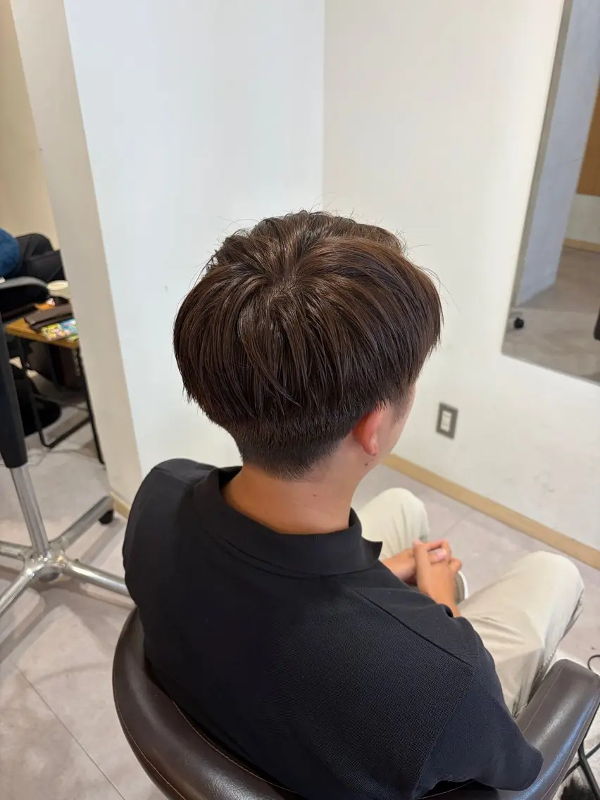 カラー メンズ カット ヘアカラー 荒井 茉凜のヘアスタイル