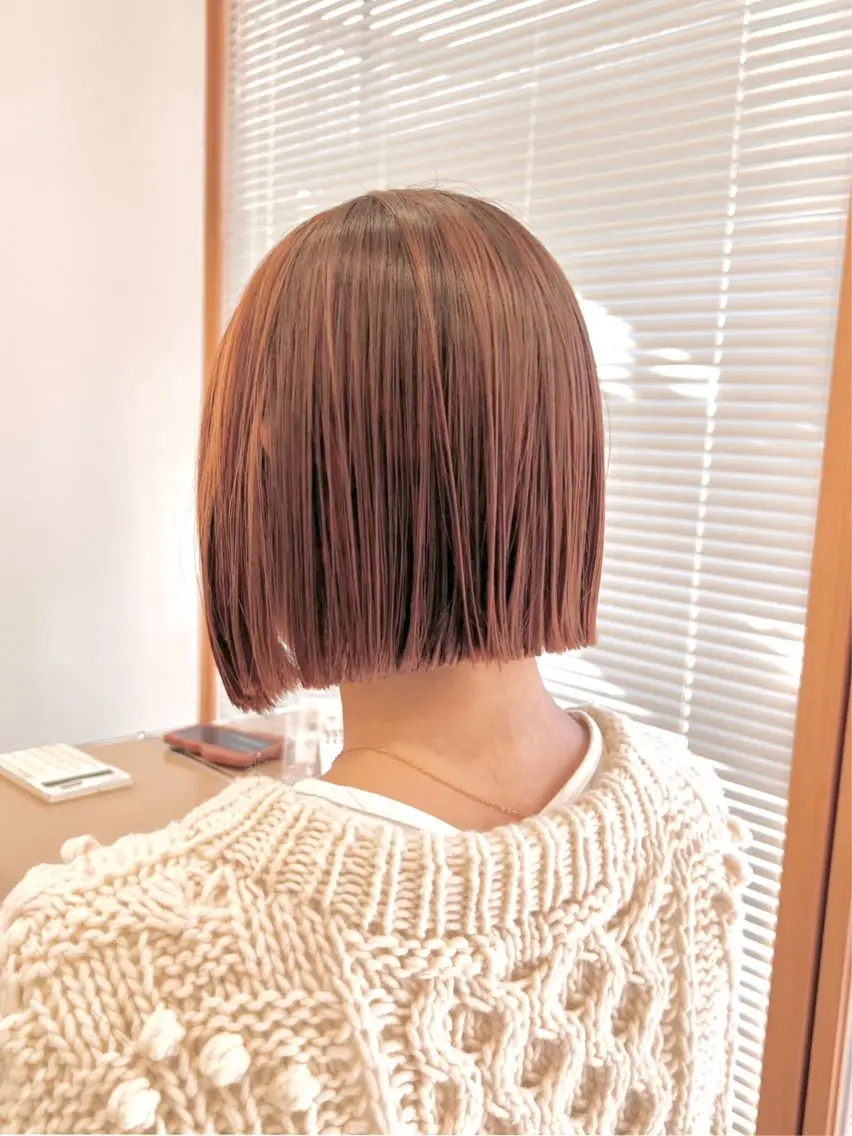 ショート カラー カット ヘアカラー トリートメント ぱつっとボブ/ 小野あかねのヘアスタイル