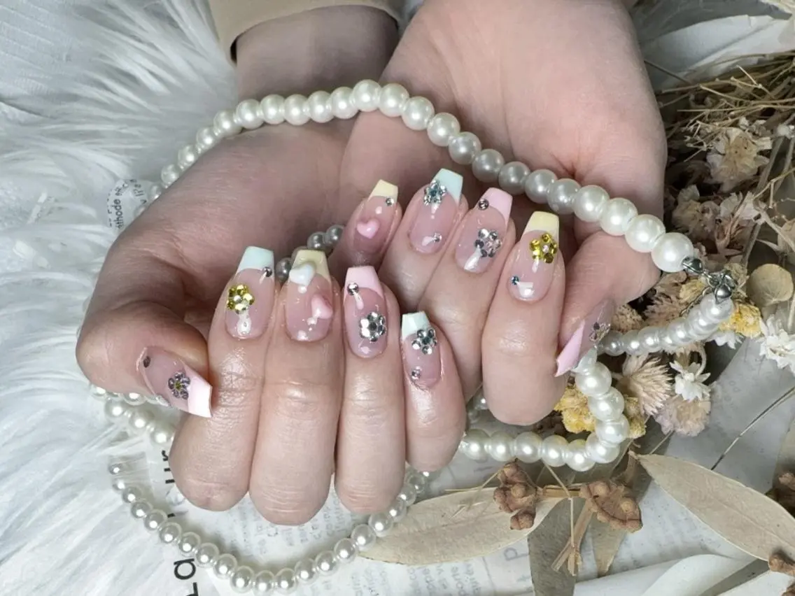 メンズ ネイル アートネイル フレンチネイル ジェルネイル キラキラネイル パラジェル Bloom kabukiのネイルデザイン