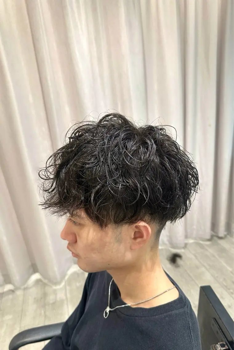 カラー パーマ メンズ メンズパーマ メンズツイストパーマ ツイストパーマ カット パーマ ユージ ✂︎ カット／パーマ特化のヘアスタイル