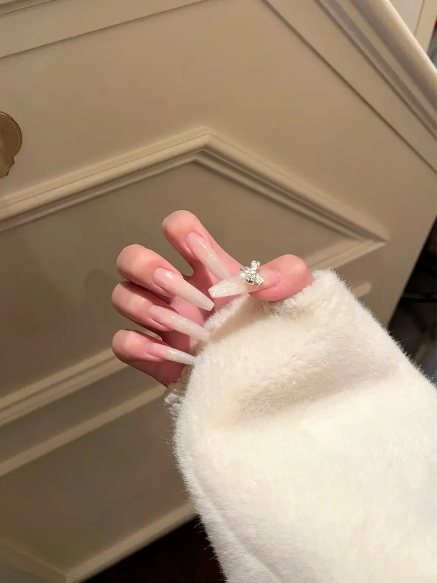 ネイル 韓国ネイル ニュアンスネイル シンプルネイル 春ネイル バレンタイン Nihonthy Nail 新宿のネイルデザイン