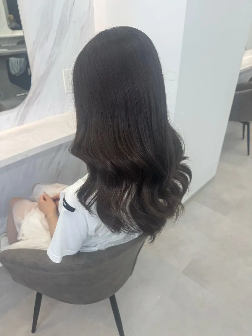 セミロング アッシュ アッシュブラウン チョコレートブラウン ヘアカラー RAMU 🎀のヘアスタイル
