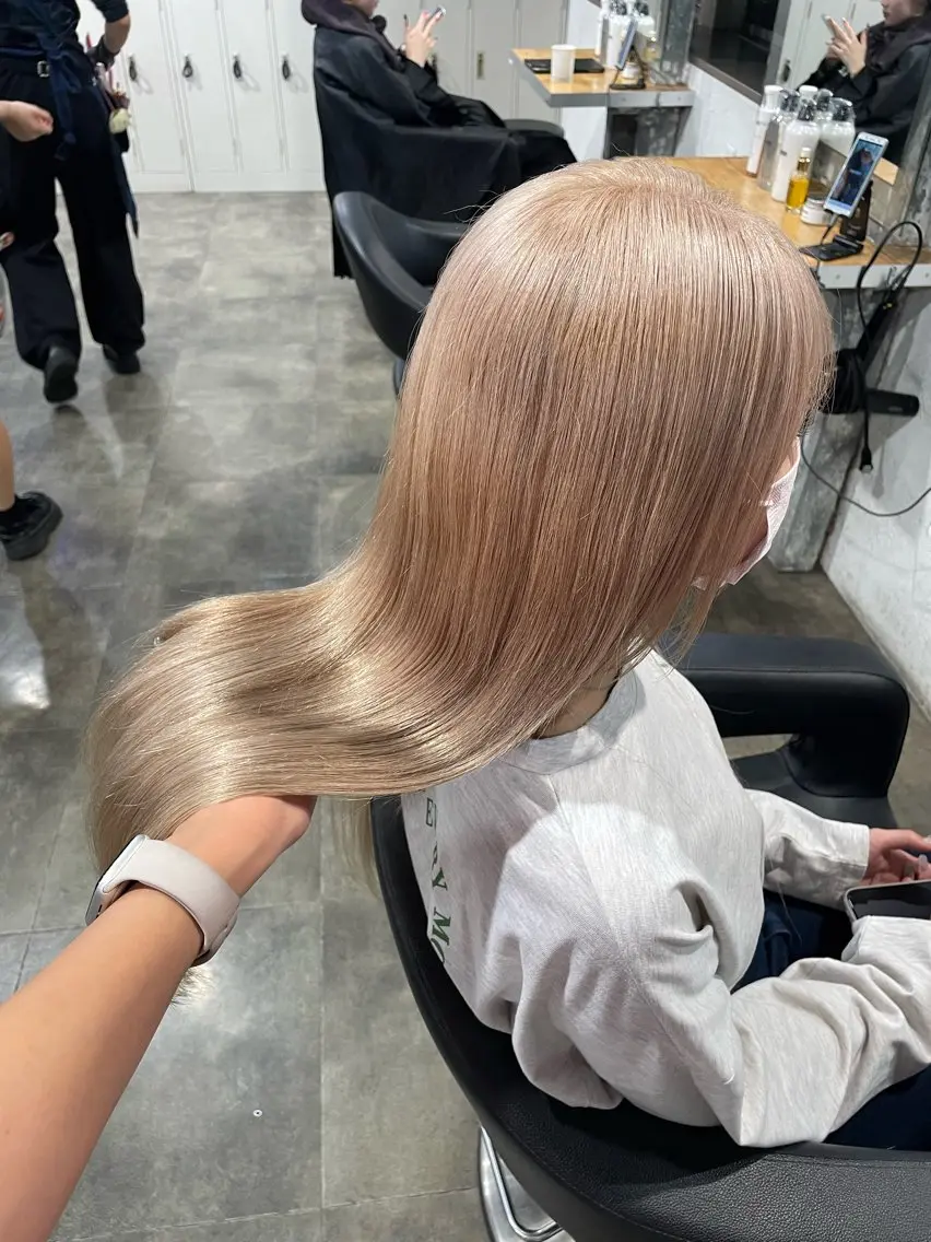ロング カラー ヘアカラー ハイトーン 横浜💞ミオのヘアスタイル