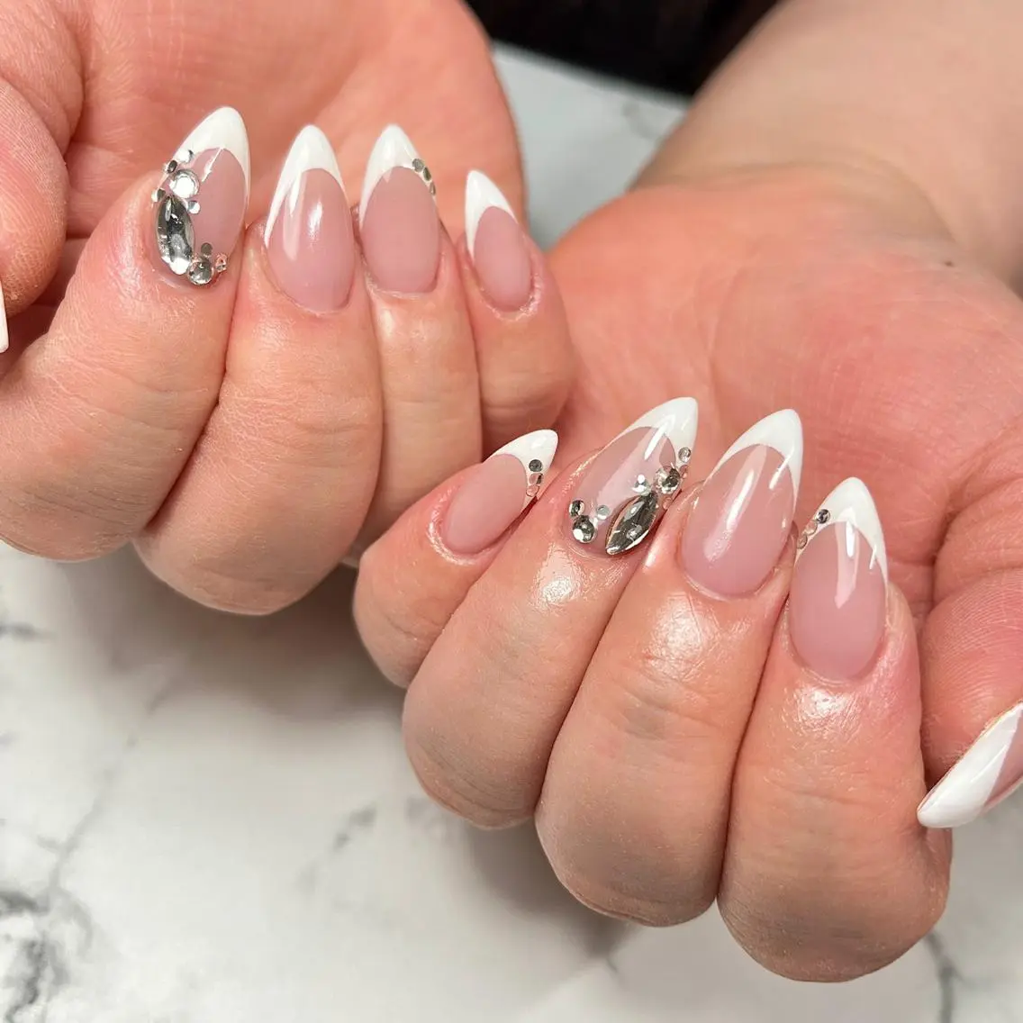 ネイル アートネイル フレンチネイル ジェルネイル 氷ネイル・うるうるネイル キラキラネイル ハンドネイル NAIL NOWのネイルデザイン