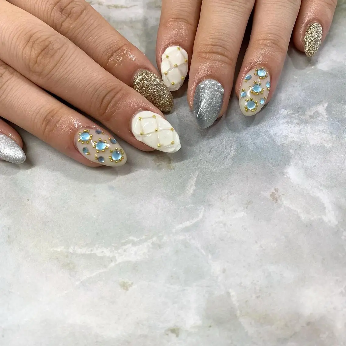 ネイル new me"のネイルデザイン