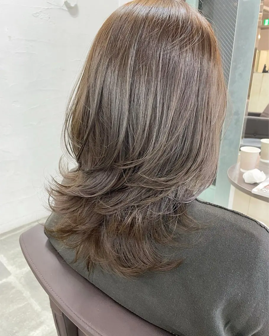 セミロング カット ヘアカラー トリートメント 平 ちひろのヘアスタイル