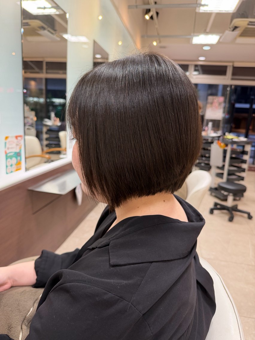 ショート moe 矯正 さらさらストレートのヘアスタイル