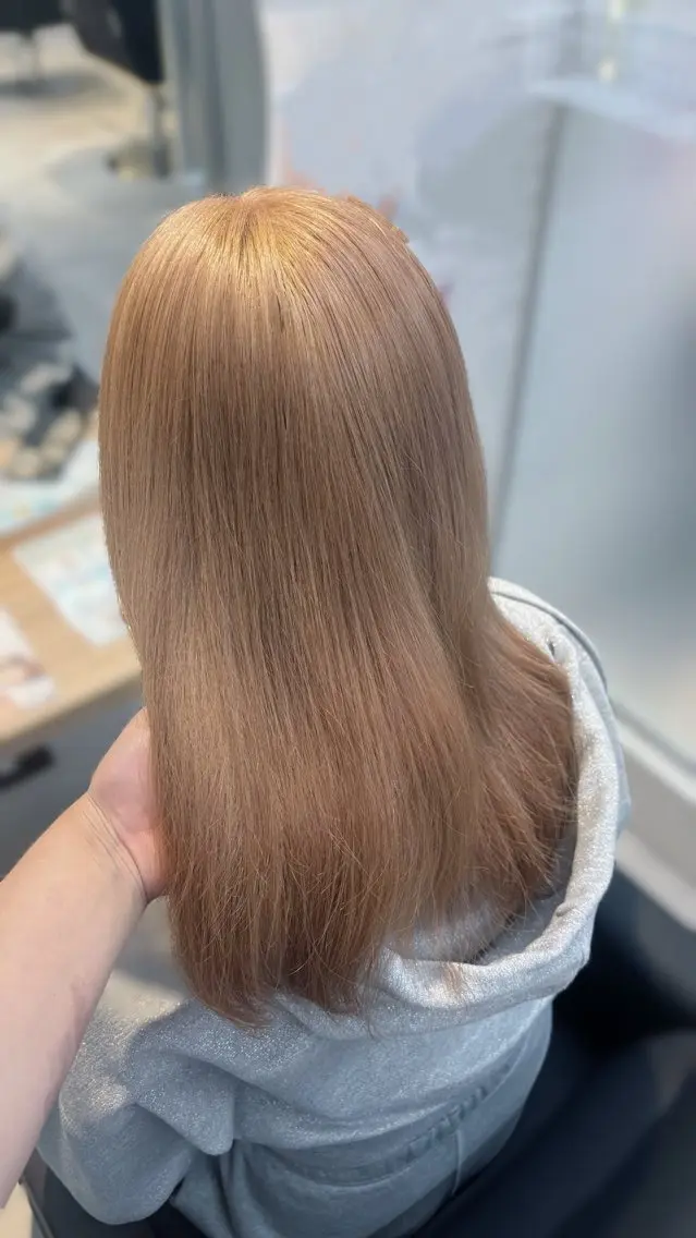 【モデル価格‼️🉐】ブリーチ(全頭or根元リタッチ)+フルカラー ￥5,000の写真