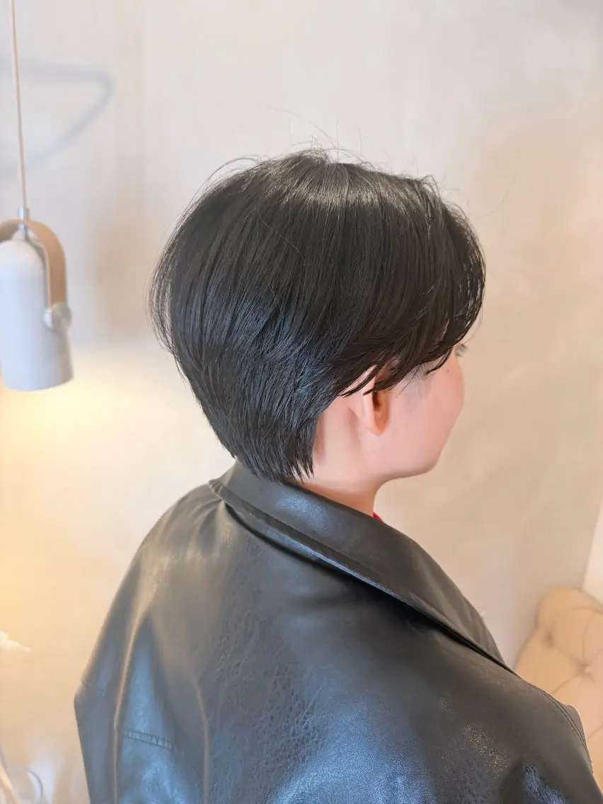 ショート カット 草野ゆずき⌇縮毛矯正 ⌇Wカラー⌇レイヤーのヘアスタイル