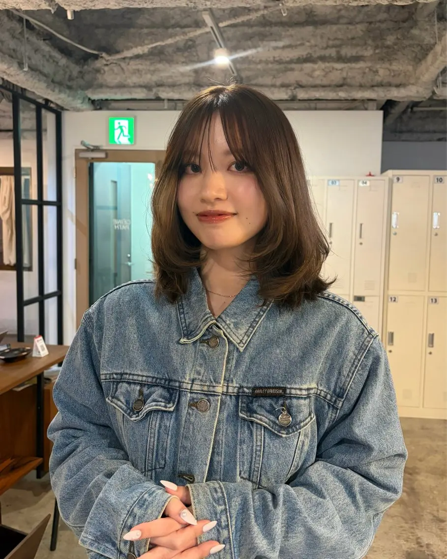 ミディアム 伸ばしかけ レイヤーカット ヘアカラー 🧣misaki 🧣のヘアスタイル