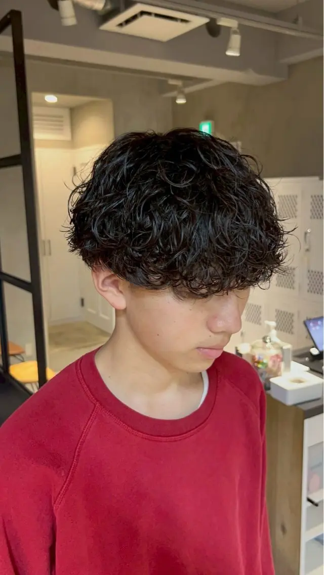 パーマ メンズ 槇野 皓介のヘアスタイル