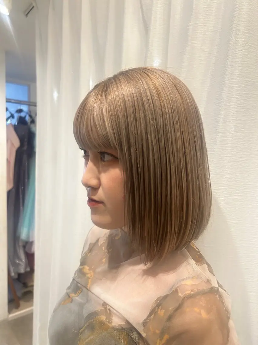 ミディアム カラー ベージュカラー ブリーチ ケアブリーチ ヘアカラー enn 髪質改善🩷 曽根依咲のヘアスタイル