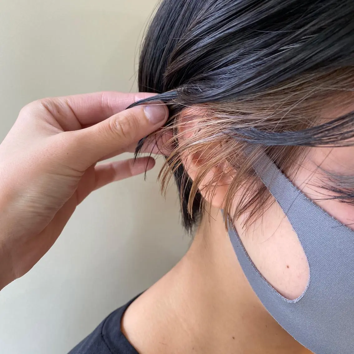 ショート カラー ヘアアレンジ ブリーチ インナーカラー ウルフカット モデル募集中！ミカのヘアスタイル