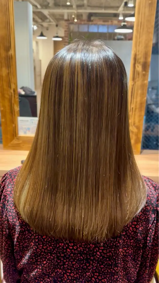 カラー カイン トゥゾーのヘアスタイル