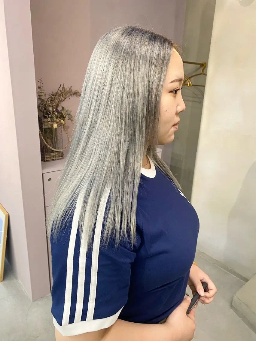 セミロング カラー ヘアカラー 前橋 姫奈のヘアスタイル