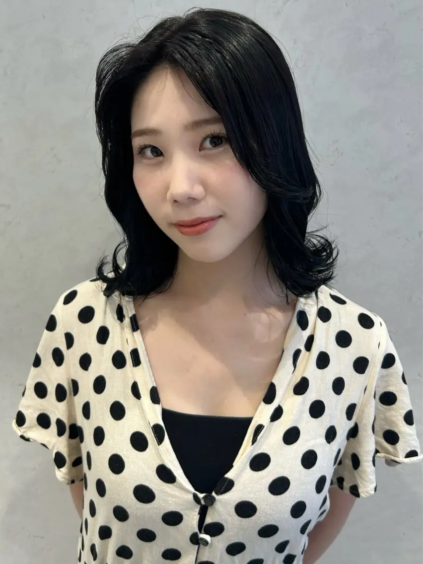 👩🏻🎓ミニモ学割りU24👩🏻🎓【黒染め使わない暗染めカラー】超音波トリートメントサービスの写真