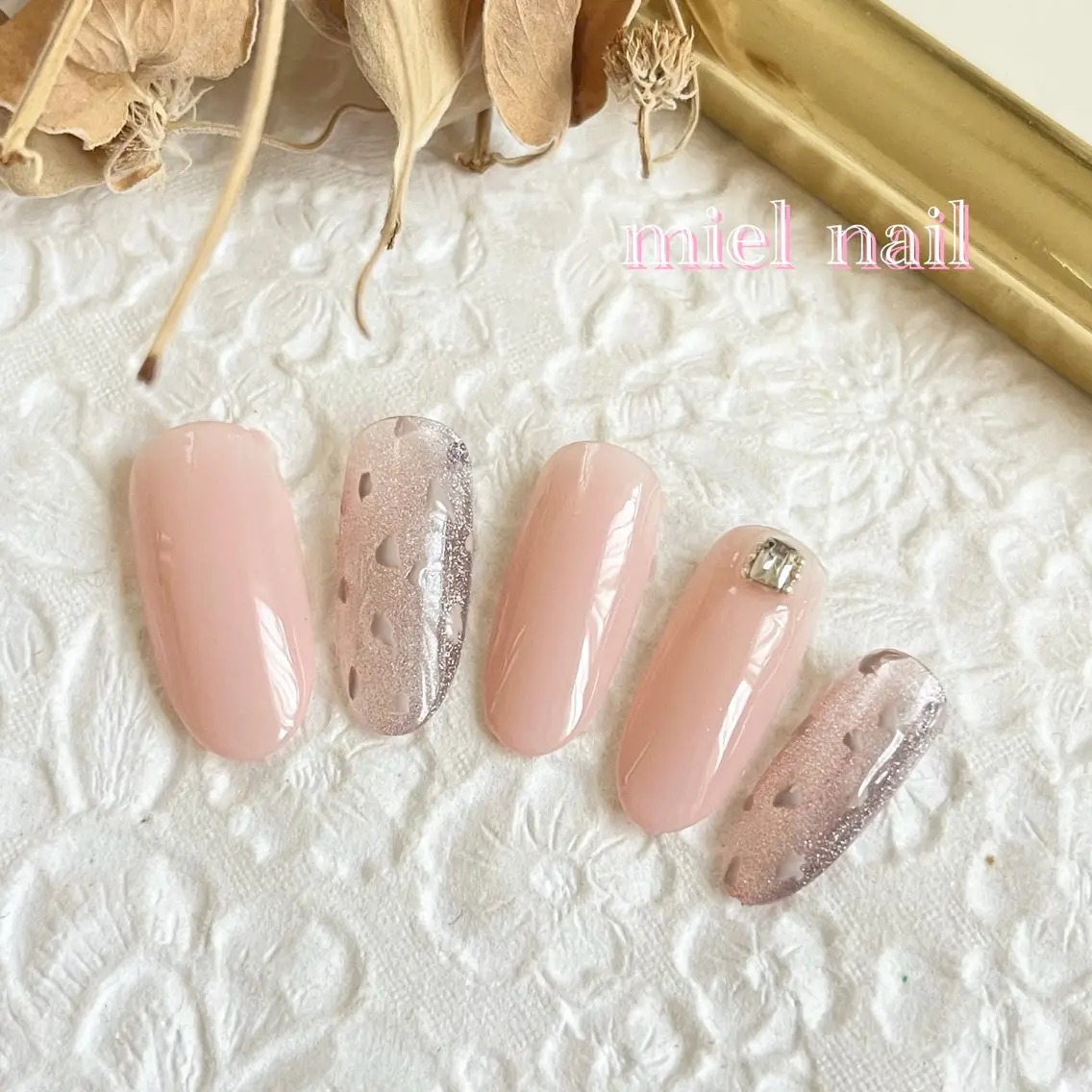 ネイル マグネットネイル オフィスネイル ピンク ピンクベージュ シンプルネイル ハンドネイル miel nailのネイルデザイン