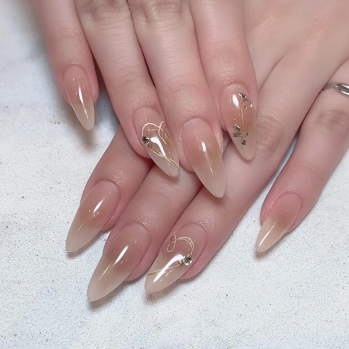 ネイル EMU NAILのネイルデザイン