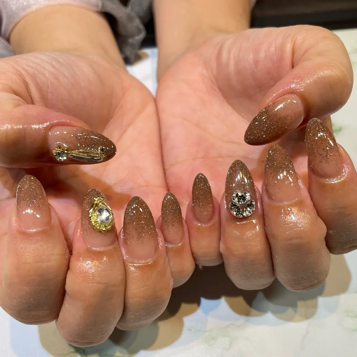 ネイル フラッシュネイル フットネイル ジェルネイル マグネットネイル ニュアンスネイル 糀屋 彩奈のネイルデザイン