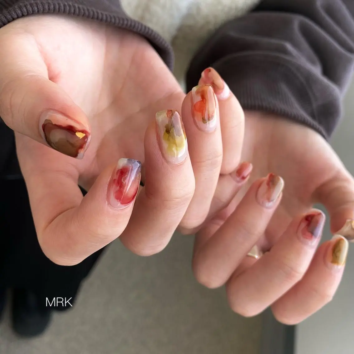 ミディアム ネイル ミラーネイル ニュアンスネイル MARUKO nailのネイルデザイン