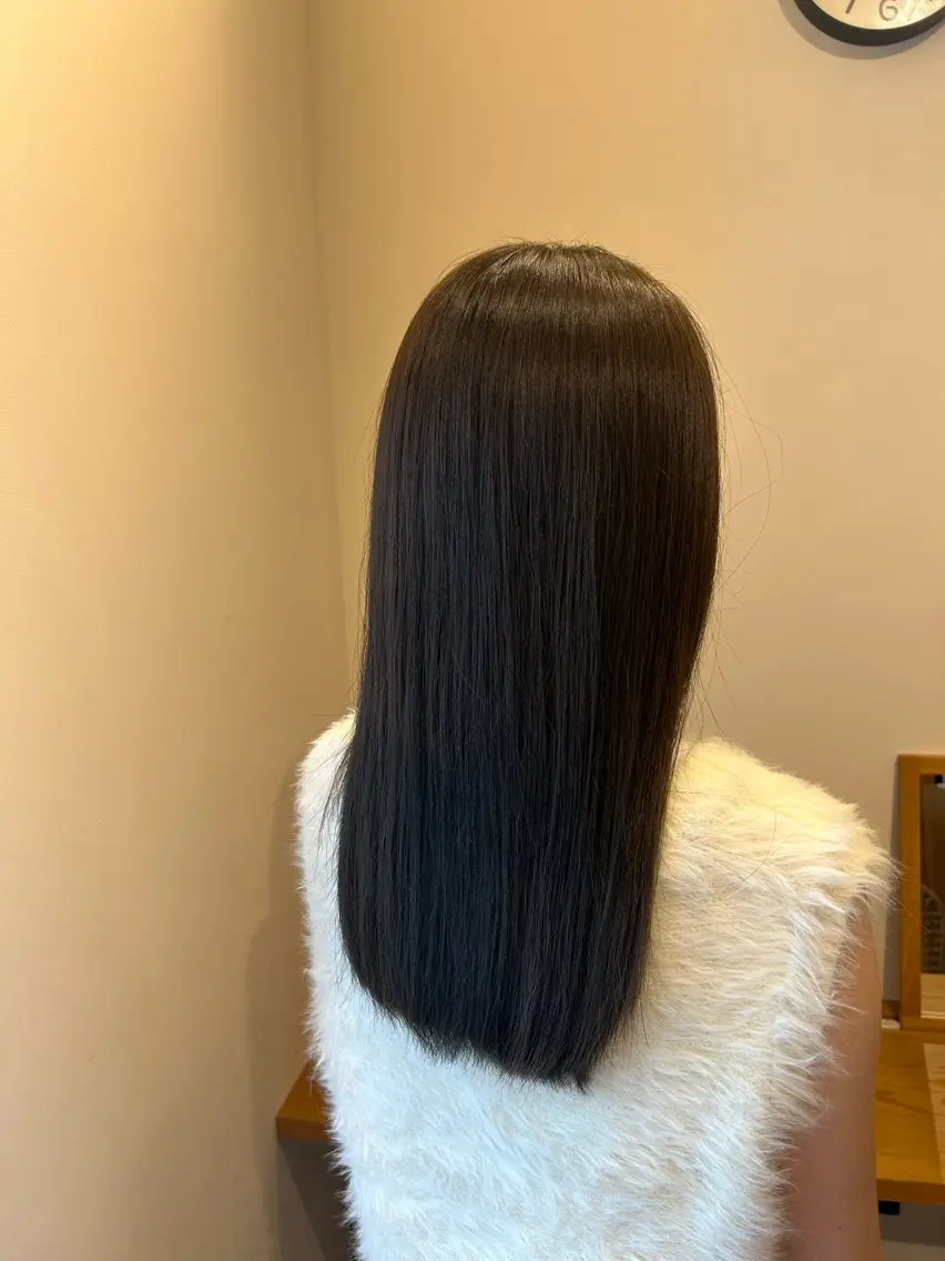 セミロング カラー アッシュ アッシュブラウン ブラウンカラー 田中 琴鈴のヘアスタイル