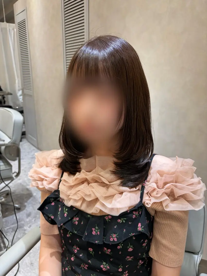 ミディアム ミディアムレイヤー レイヤーカット ヘアカラー Ayano‪‪🎀似 合わせ×透明感🎀のヘアスタイル