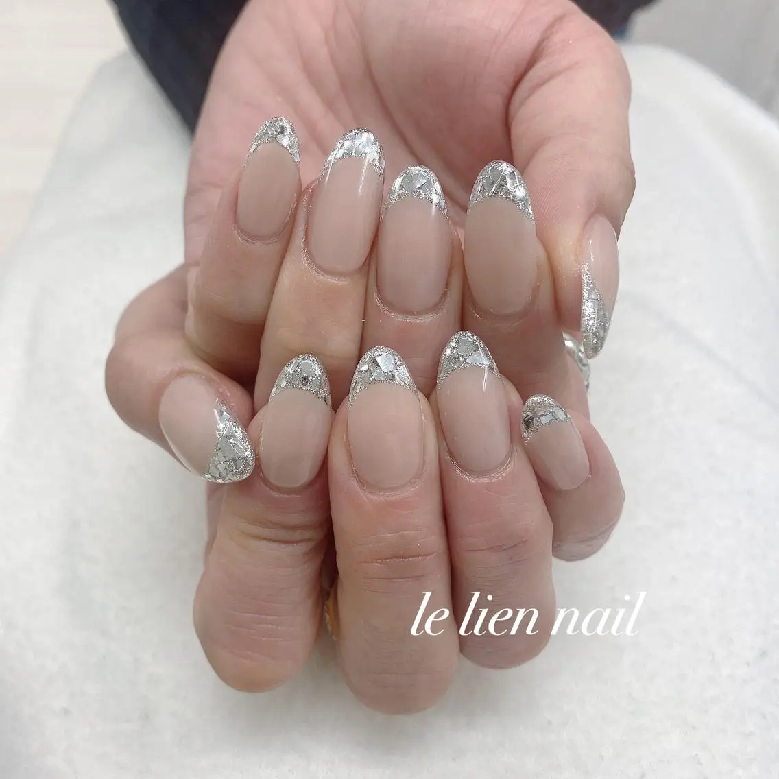 ネイル アートネイル フレンチネイル ガラスフレンチ シルバー シンプルネイル le lien nailのネイルデザイン
