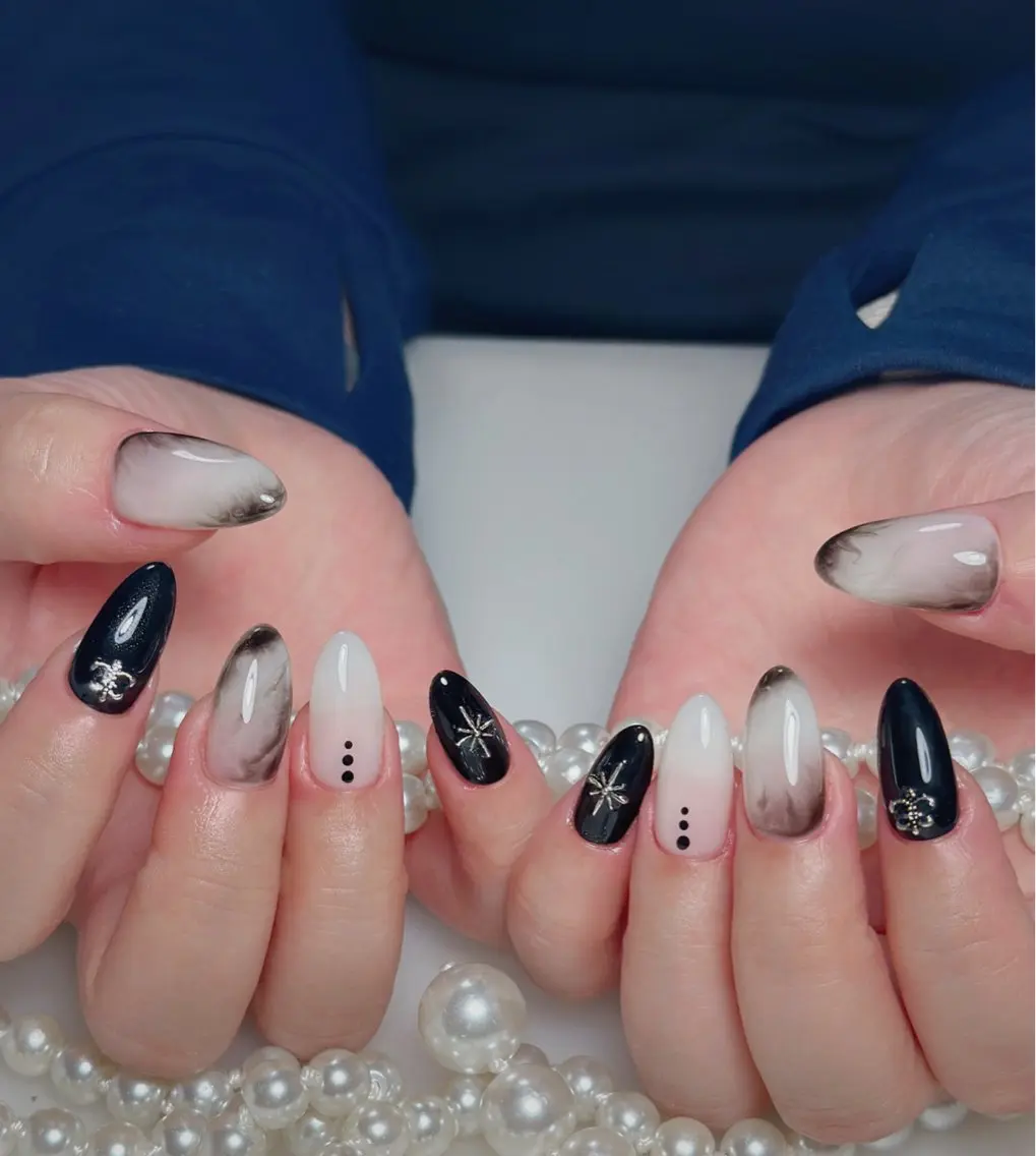 ネイル オーロラネイル 長さ出し フットネイル 韓国ネイル ラメ(グリッター) 👍thumbs up nail👍のネイルデザイン